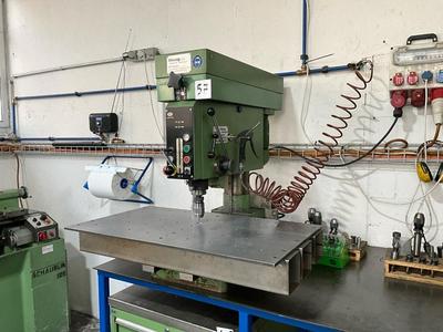 Overview picture of Aciera 22V pillar drilling machine